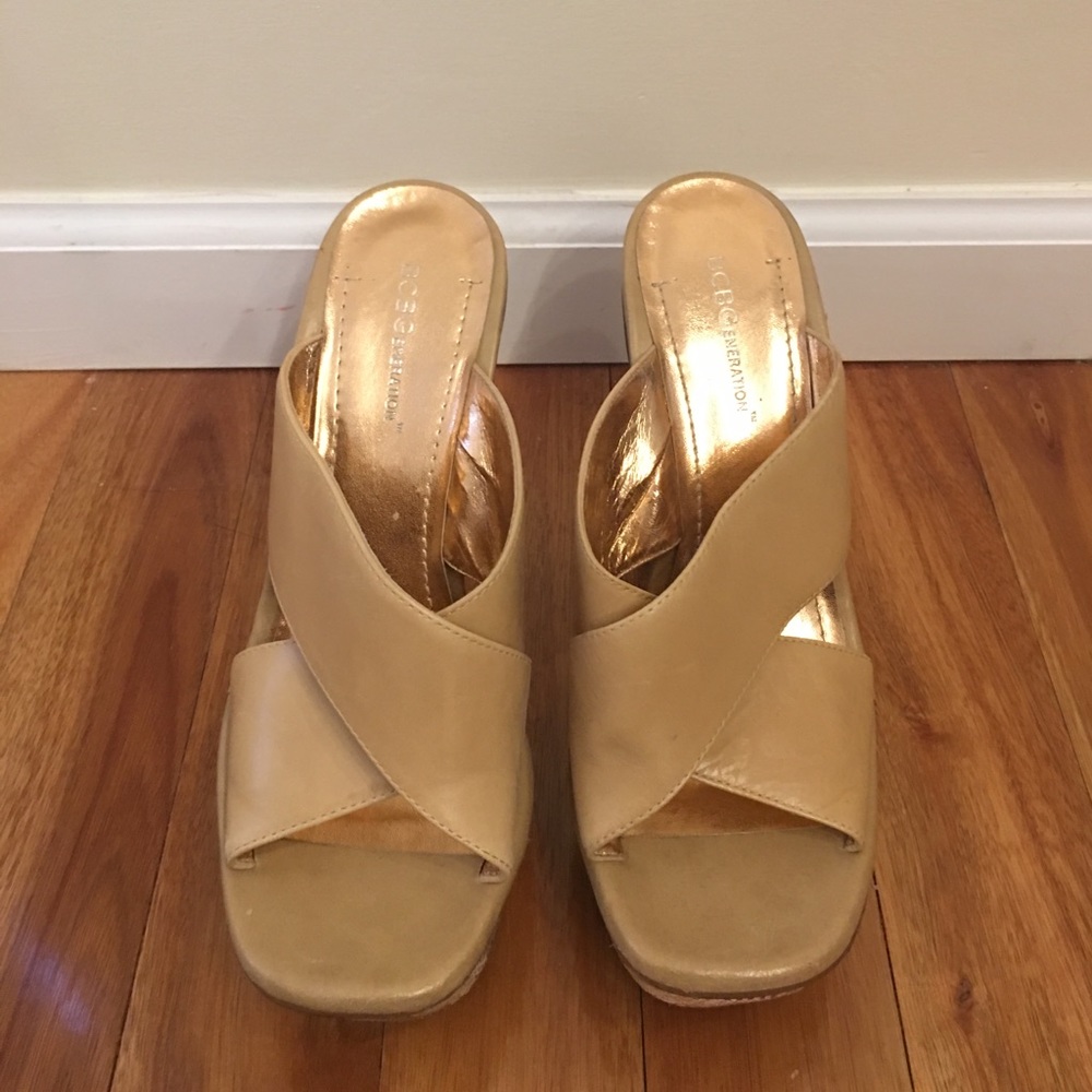 BCBG Wedges - Picture 4 of 4
