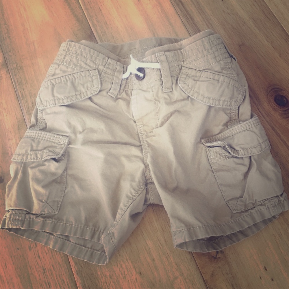 Baby gap khaki cargo shorts