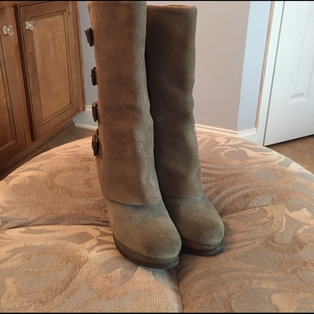 Size 8 Report Suede Boots