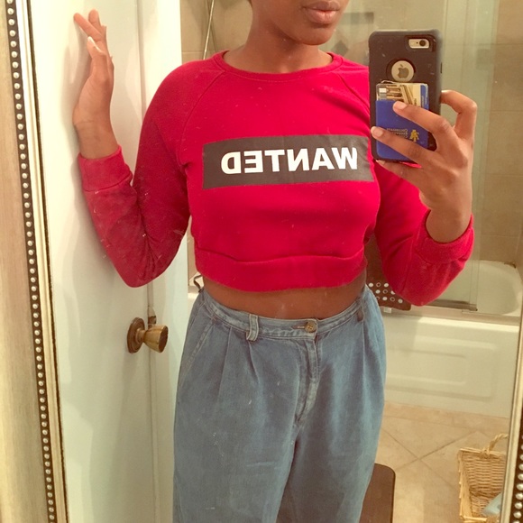 Red "Wanted" Long Sleeved Crop - Picture 1 of 2