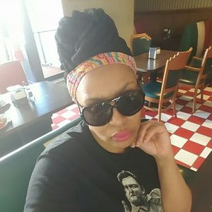 Meet your Posher, Shayla