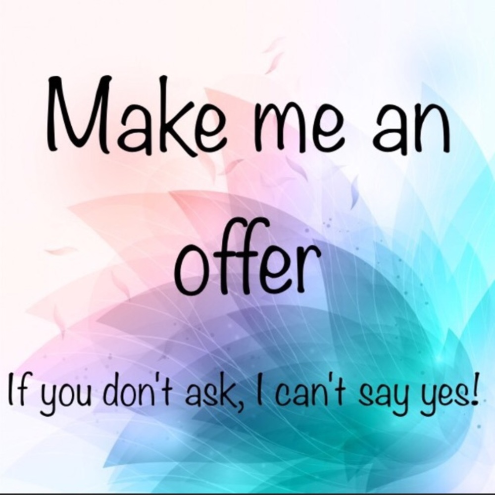 Hello!!! I'm willing to consider offers 💙