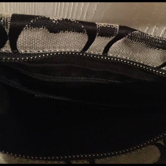 Coach - Picture 3 of 4