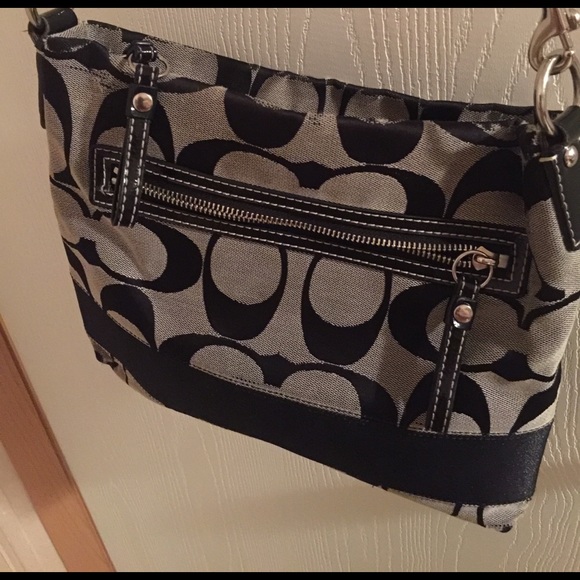 Coach - Picture 4 of 4