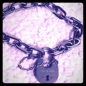 🔥Michael Kors padlock charm bracelet🔥❤❤
