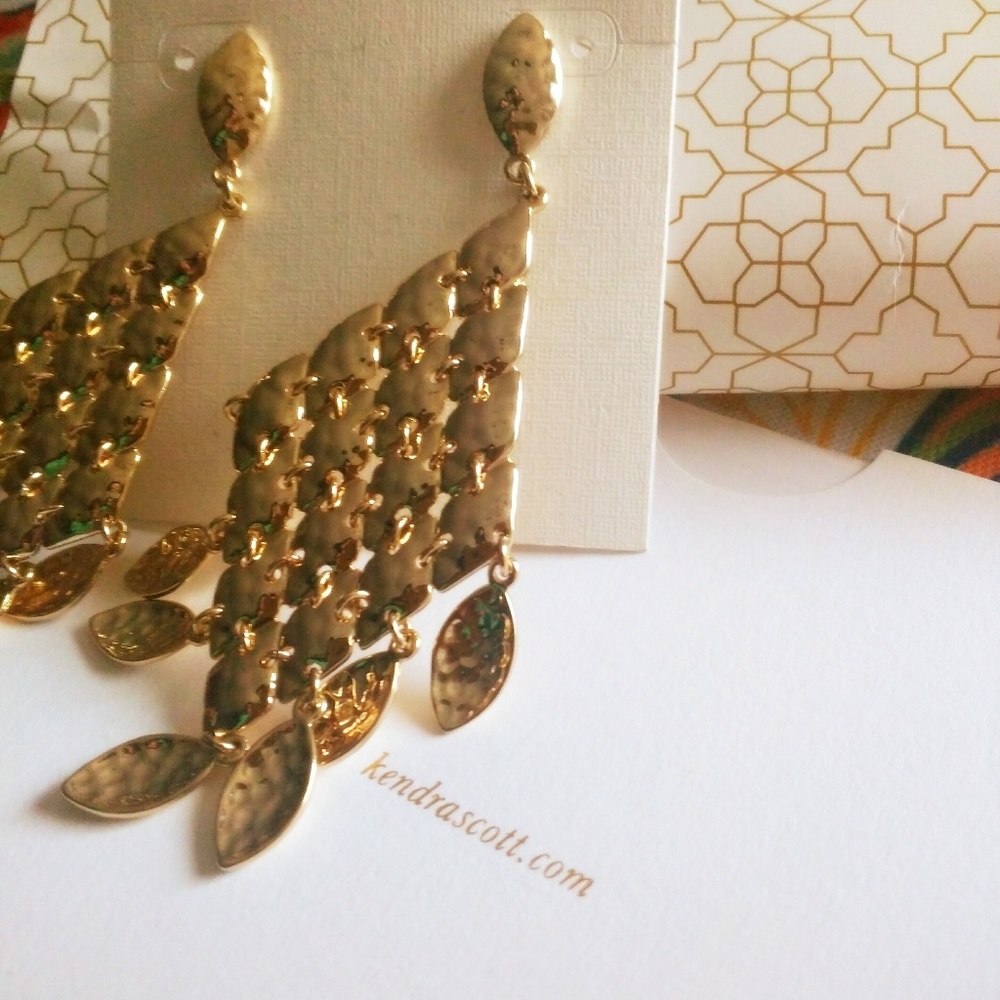 Kendra Scott Nera chandelier earrings in gold