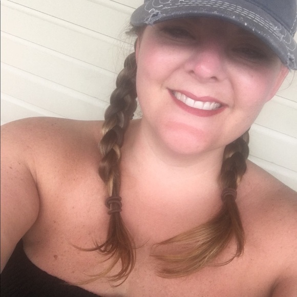 Meet your Posher, Melanie - Picture 3 of 7