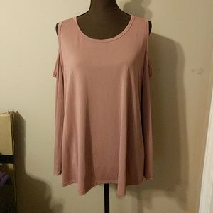 🎉🎉Host pick 4/1/17 Cutout shoulder top