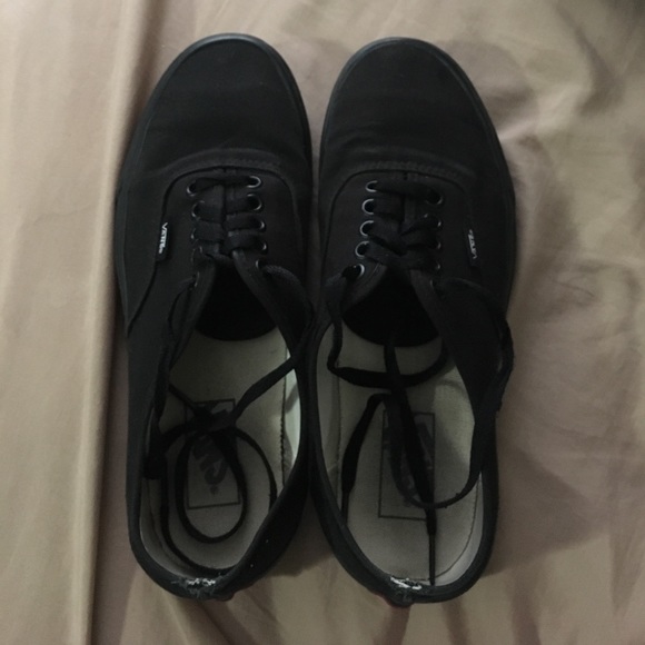 size 9 vans!! in 6.5/10 condition. - Picture 1 of 4