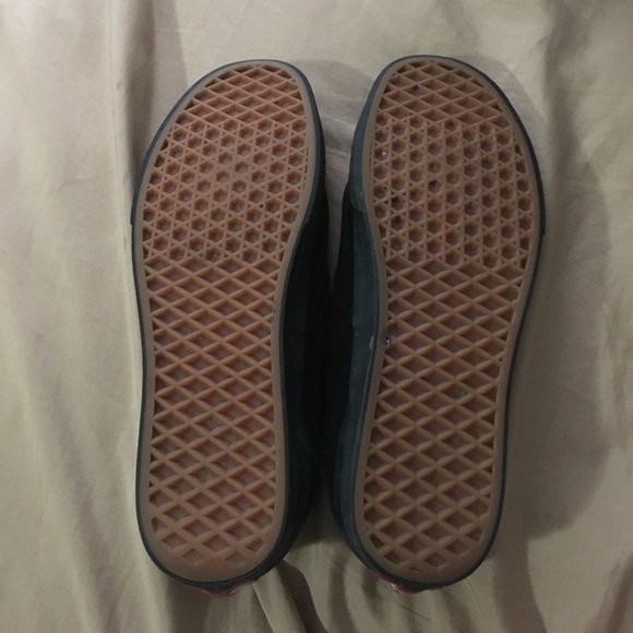 size 9 vans!! in 6.5/10 condition. - Picture 2 of 4