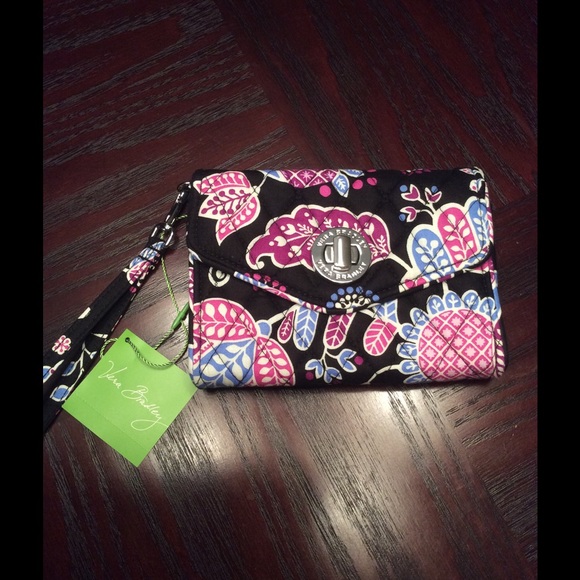 Vera Bradley Handbags - 👛Vera Bradley Wallet 👛