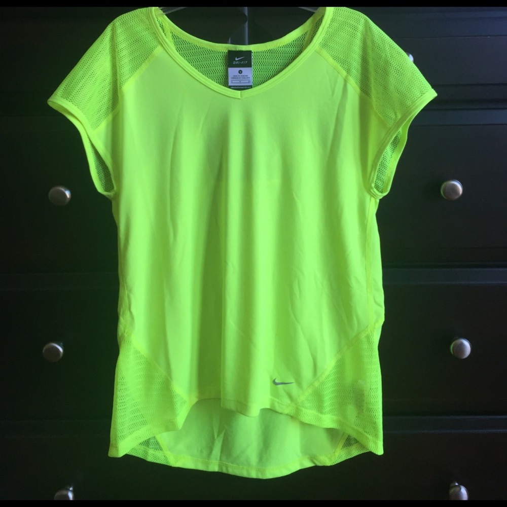 Nike top