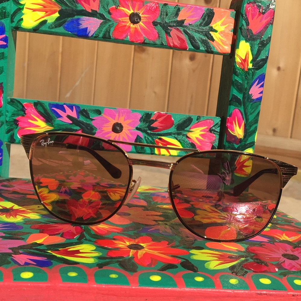 EXCLUSIVE Ray-Ban gold/rose gold Signet 55-19