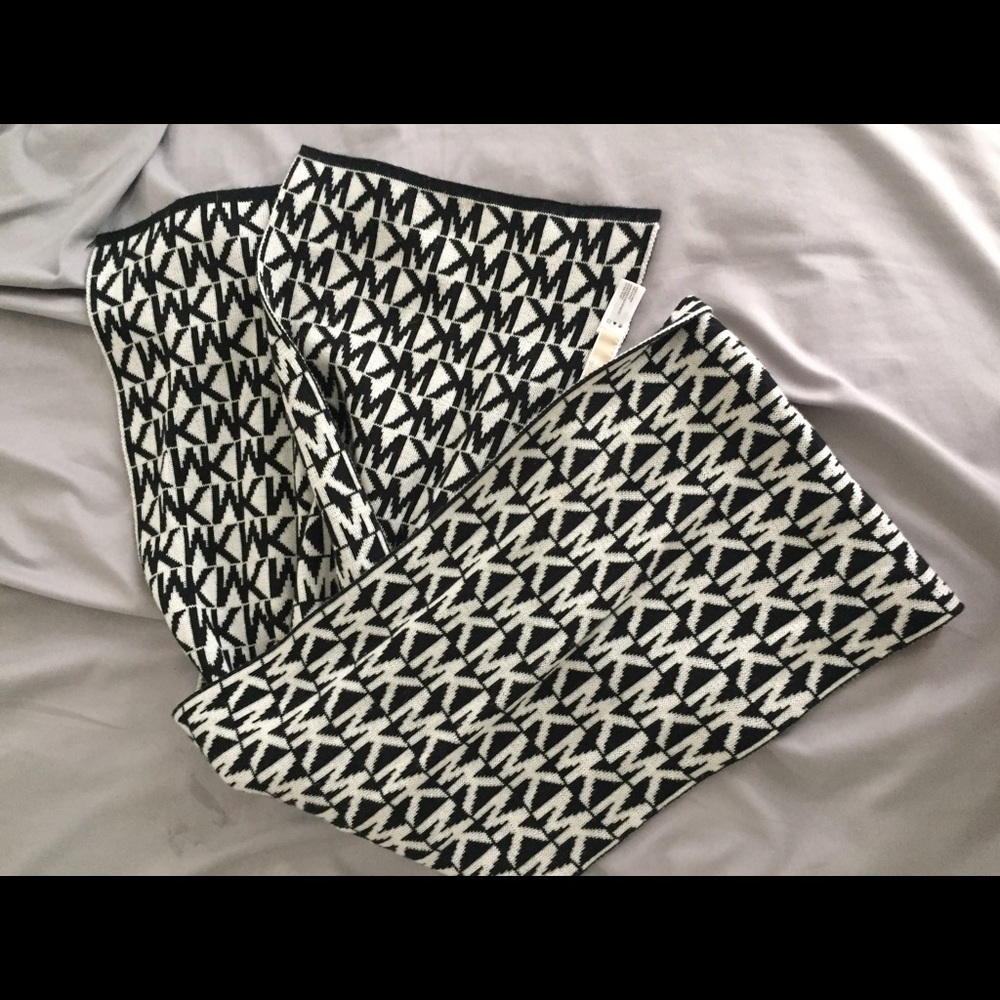 Michael kors scarf