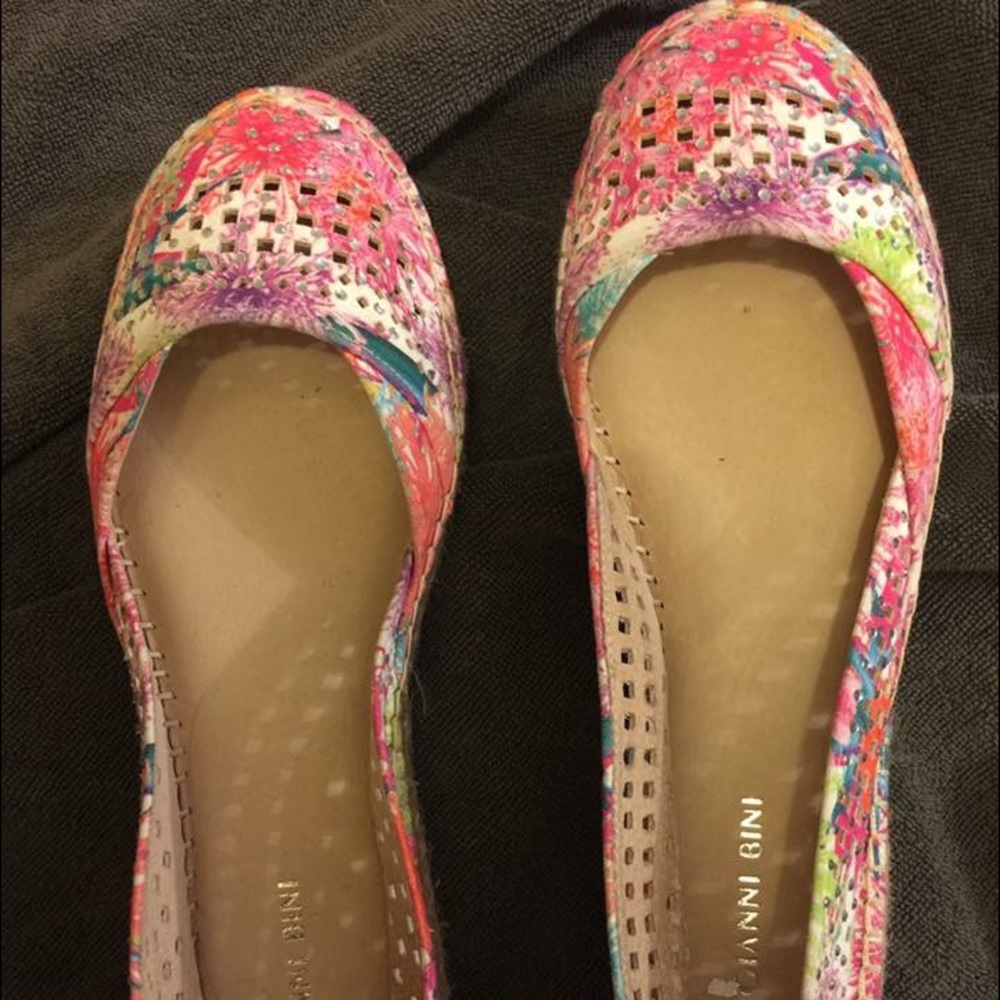 Gianni Bini Women Shoes size 8. worn once.