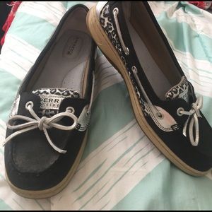 Black and silver cheetah sperrys! 🖤