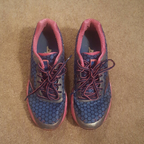 ASICS - Picture 2 of 2