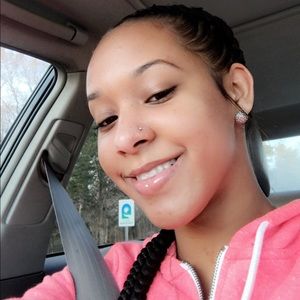 Meet your Posher, Lorin