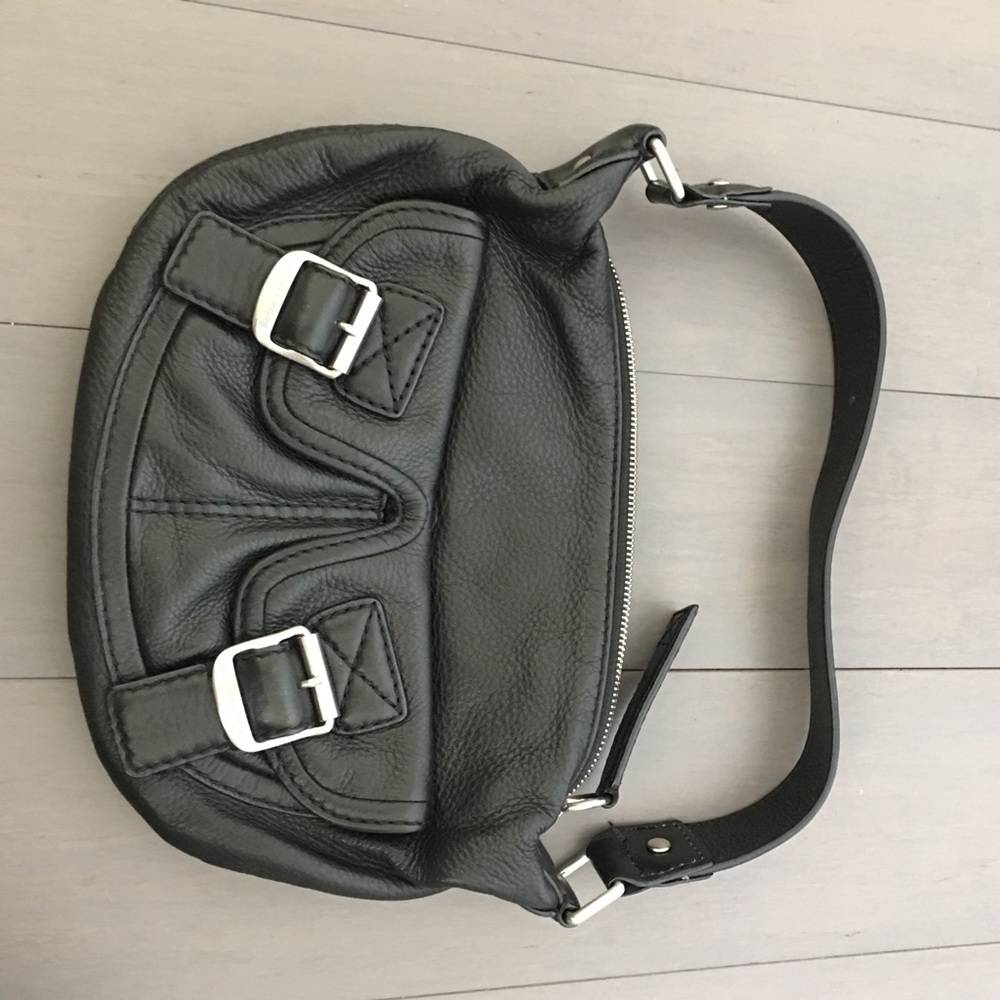 Michael Kors leather shoulder bag. *make an offer*