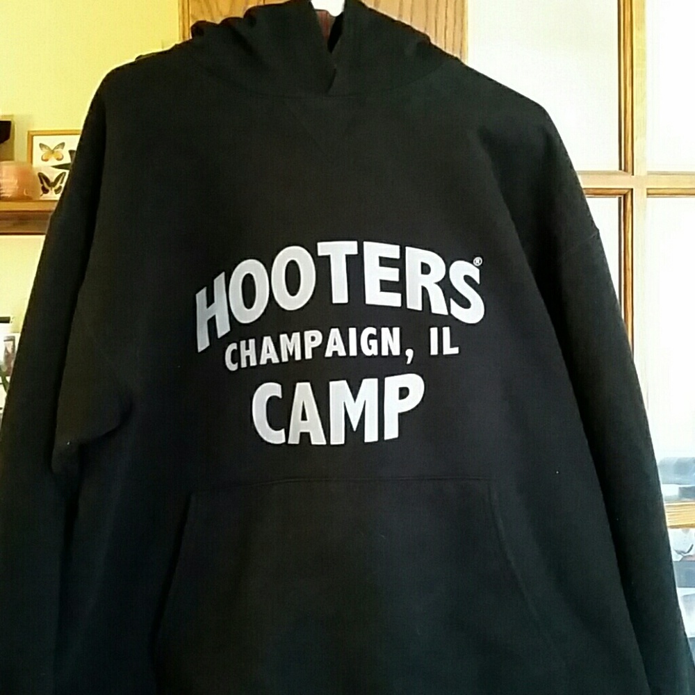 Hooters Sweatshirt