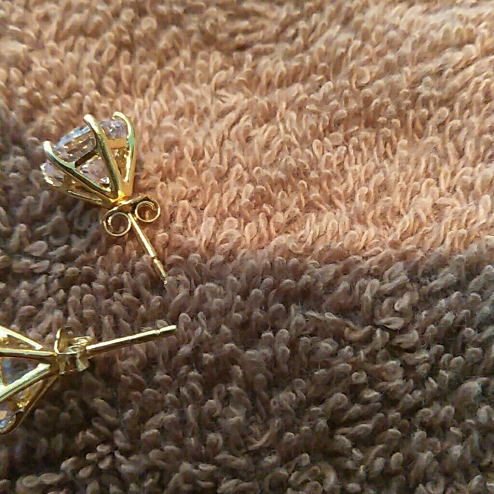 14k gold solitaire earrings