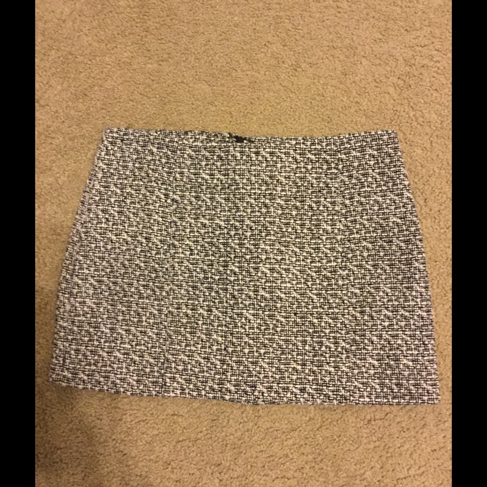 Large forever 21 black and white skirt