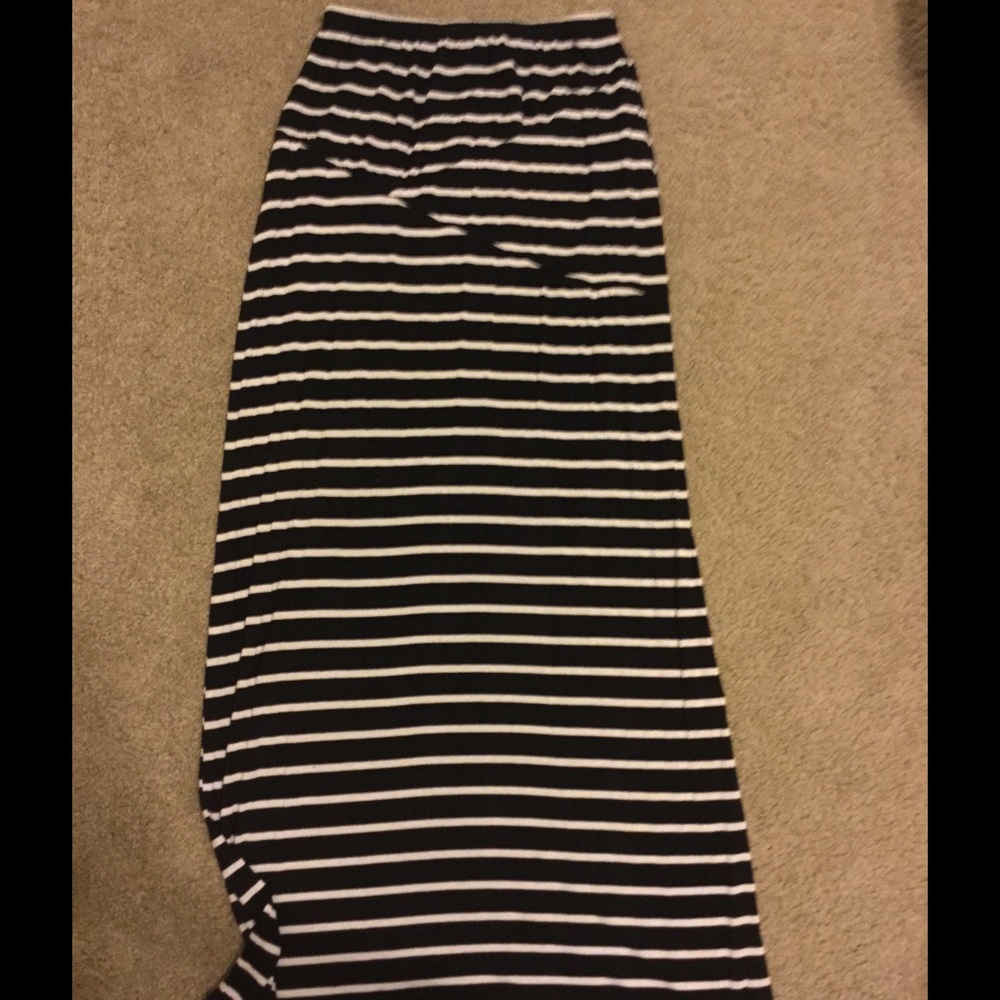 Cotton on small maxi skirt
