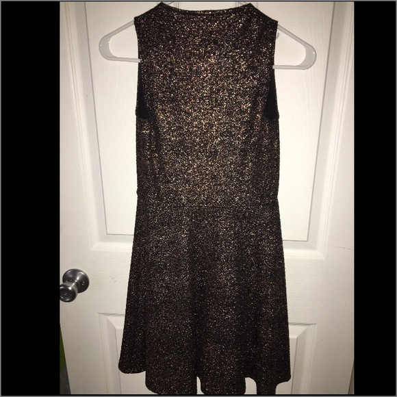 Sold.... NWT Short evening dress - Picture 3 of 6