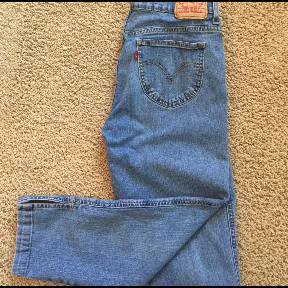 Levi’s capris - Picture 3 of 3