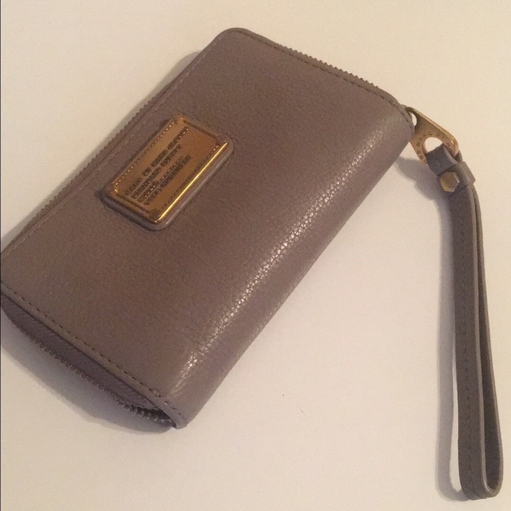 Marc Jacobs wallet wristlet