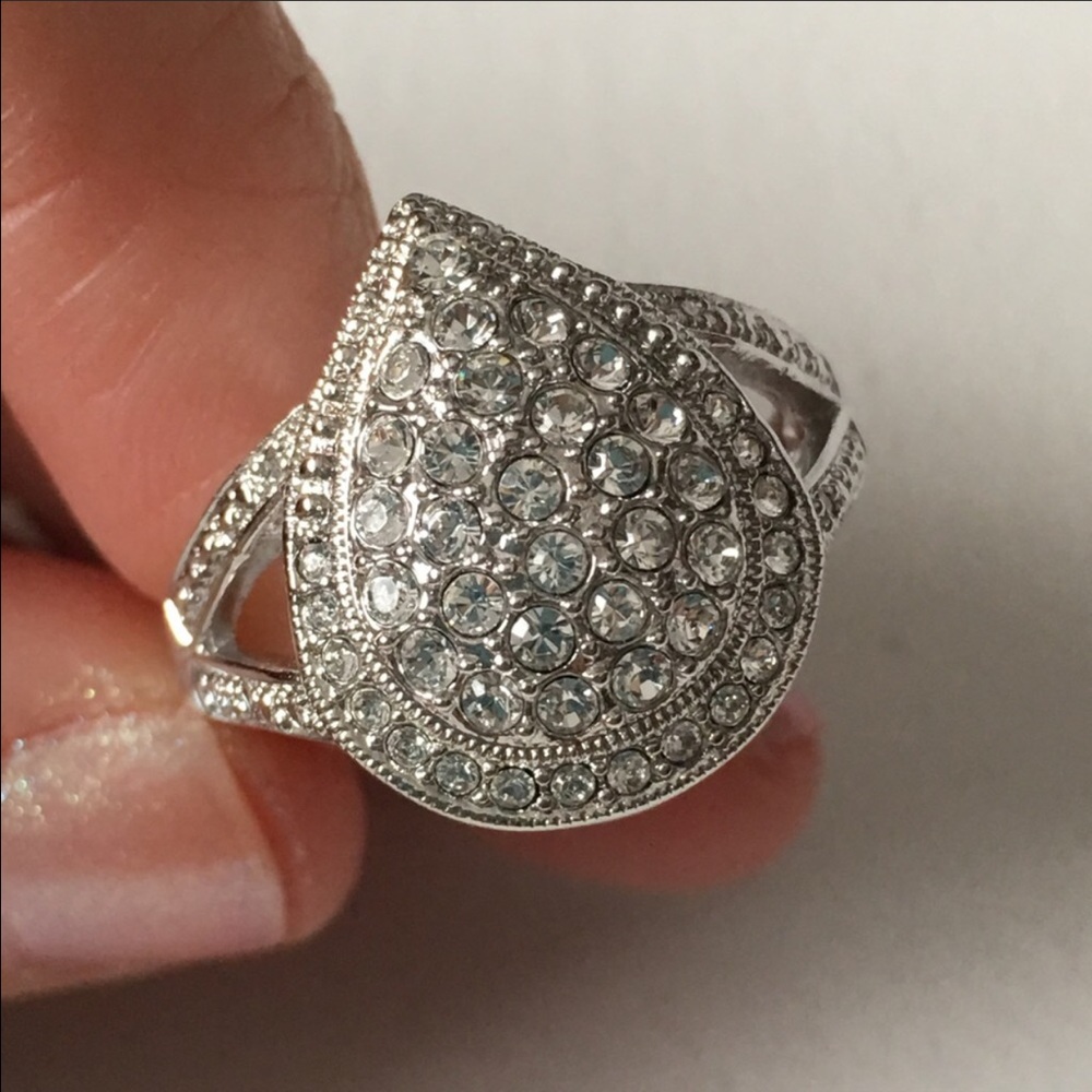 Diamond and Crystal Teardrop Ring New - Picture 3 of 10