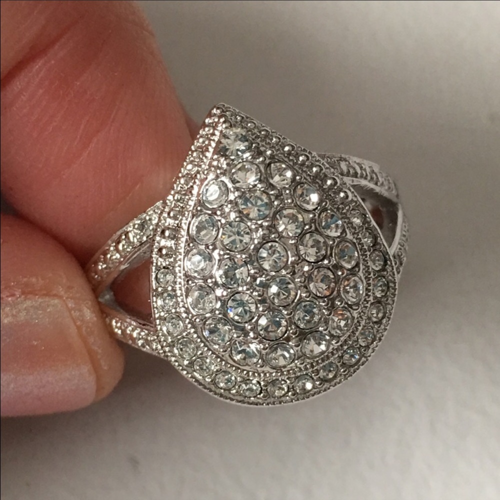 Diamond and Crystal Teardrop Ring New - Picture 4 of 10