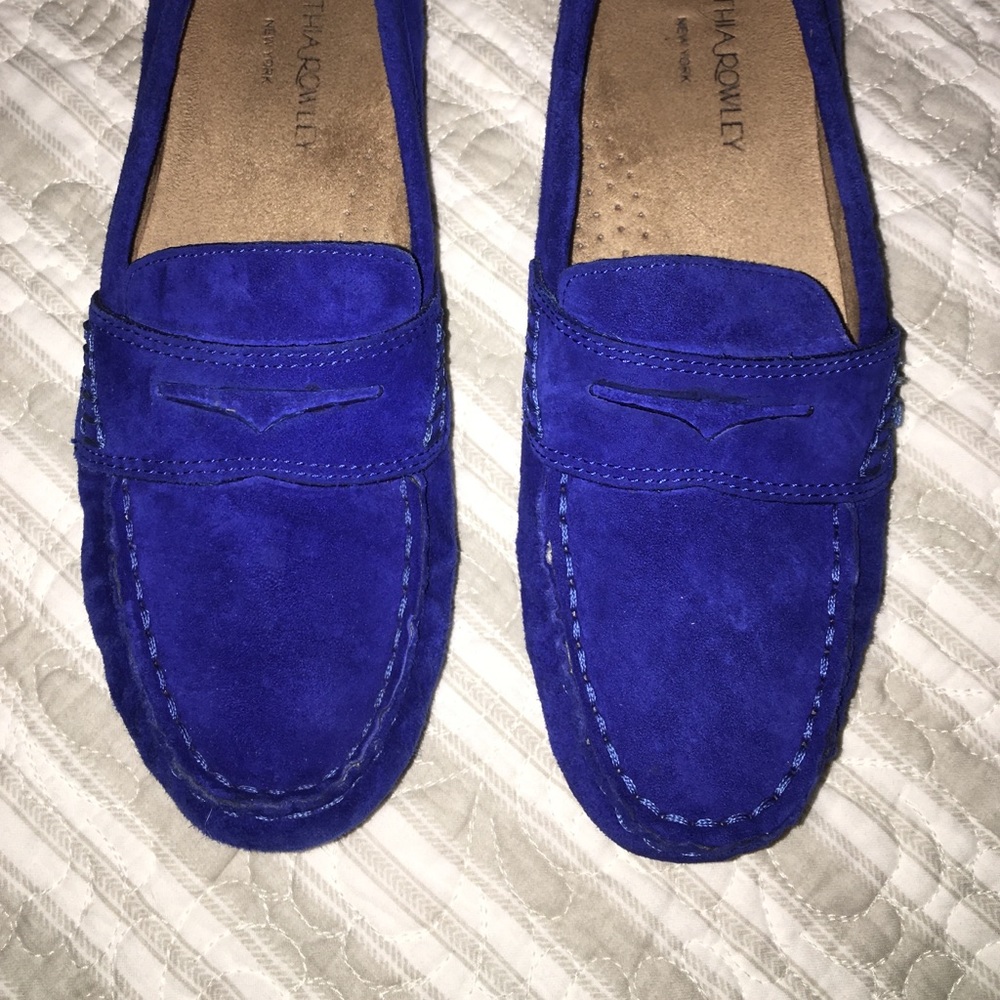 Blue suede loafers 😍