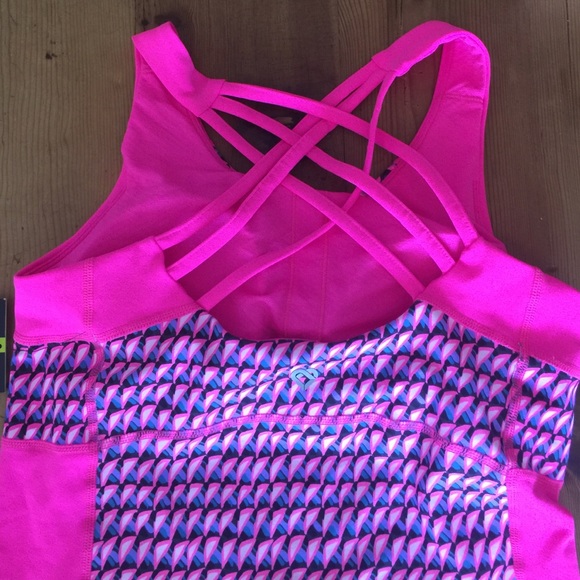 Colosseum Athletic sexy new Top. - Picture 3 of 3