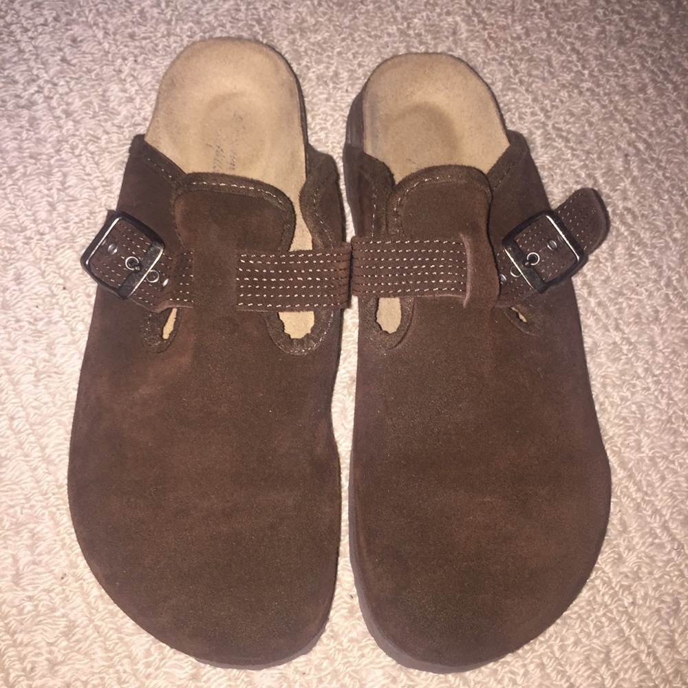 American Eagle Clogs