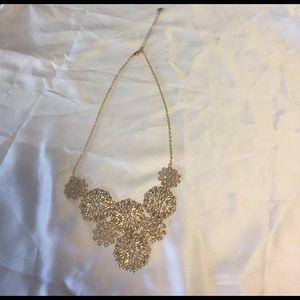 Necklace gold