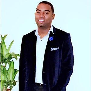 Meet your Posher, Derrick