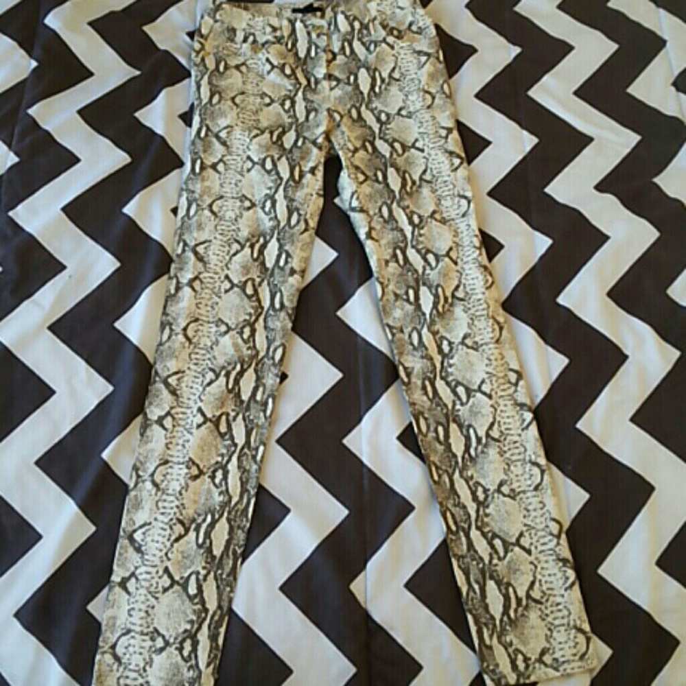 Snake Print H&M Jeans (size 4)