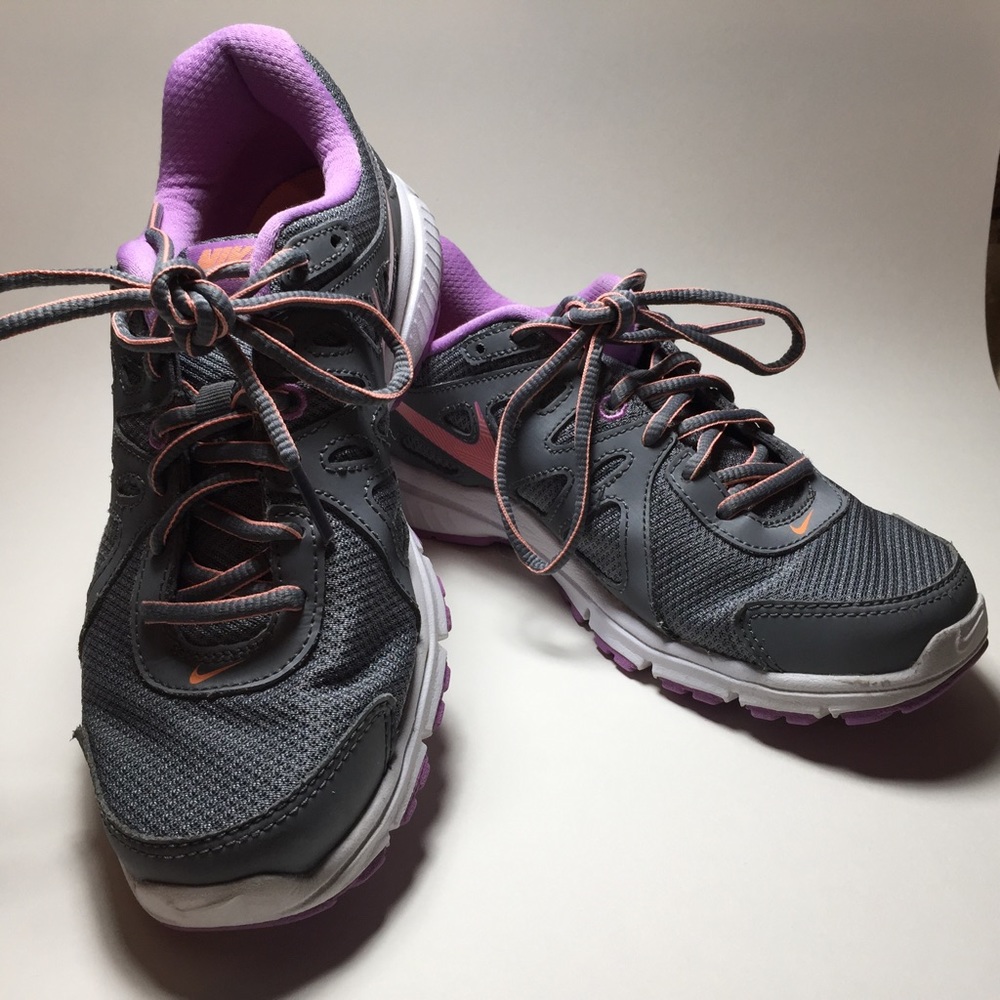 Womens Nike revolution 2 Size 8. Running shoes