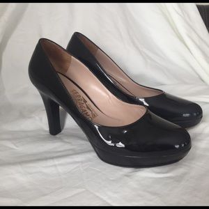Ferragamo Black Patent Leather Heel, 6B