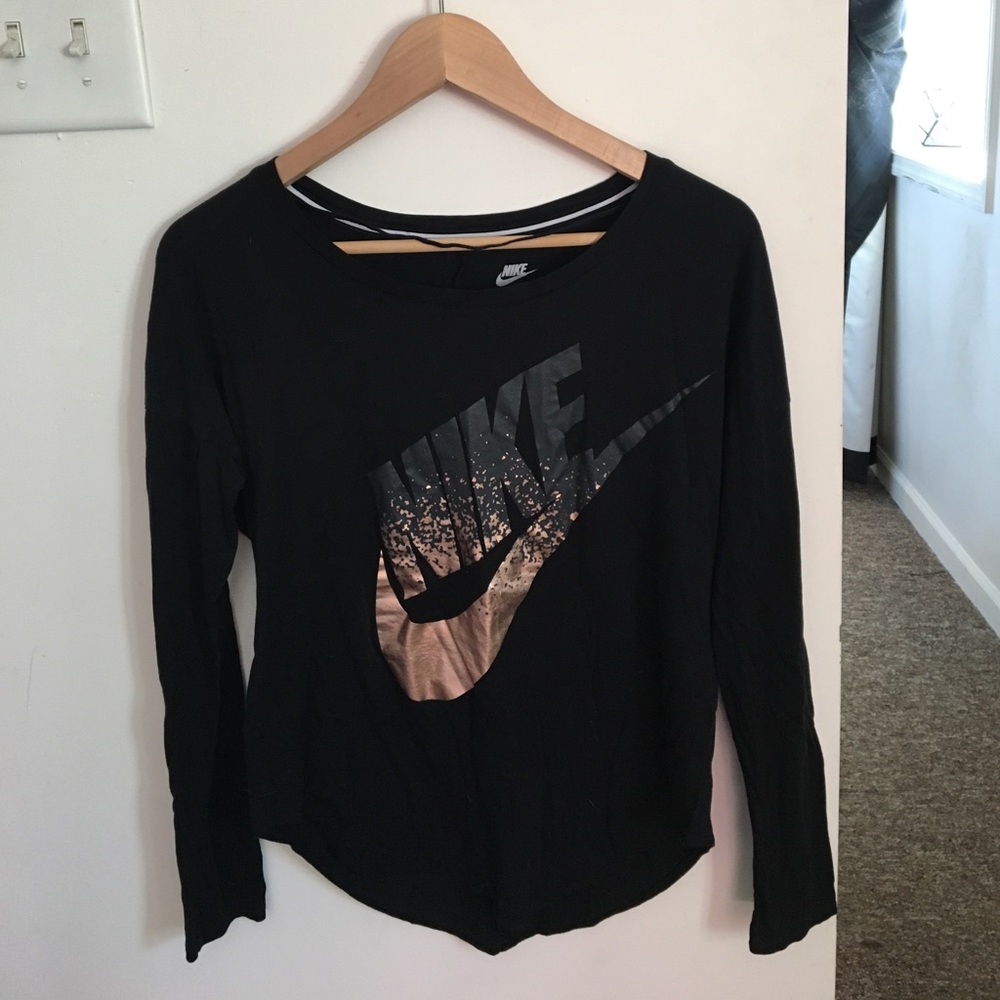 Nike athletic top