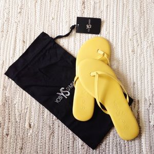 🌿SOLD🌿 Yosi Samra Roee patent leather flip flops