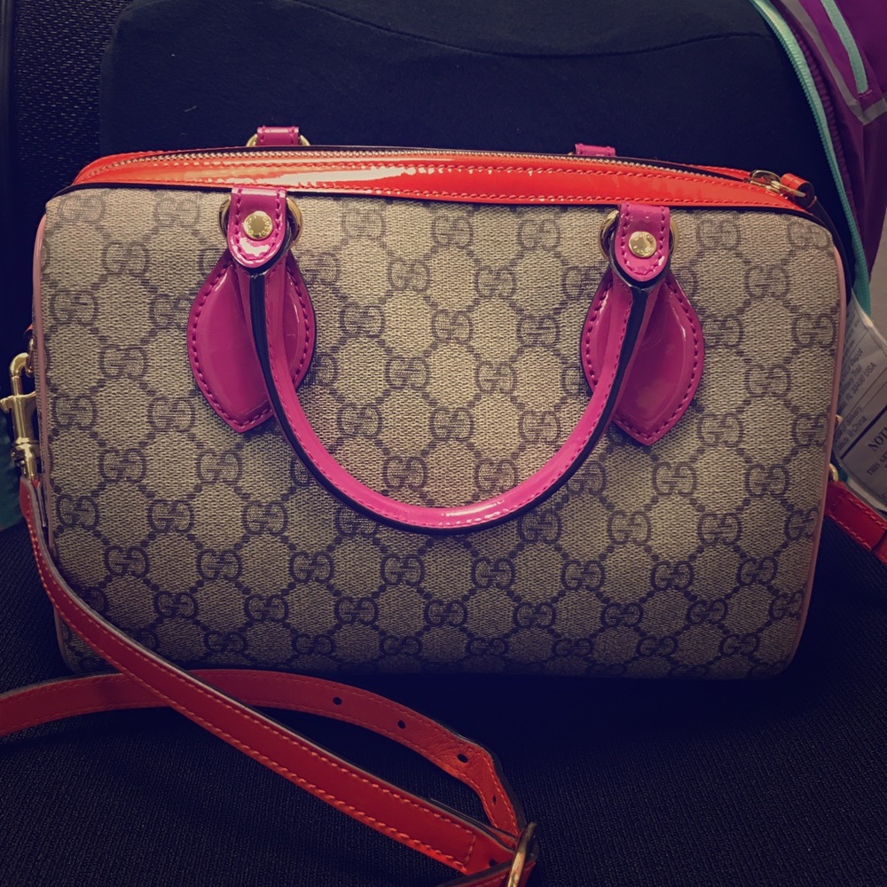 Limited Edition Gucci GG supreme Boston bag