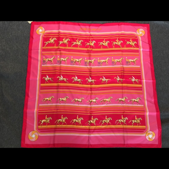 NWT AUTHENTIC HERMES Scarf 