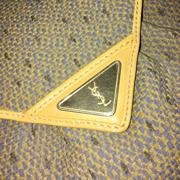 + SOLD + YVES SAINT LAURENT YSL Highland Bag Purse - Picture 2 of 8