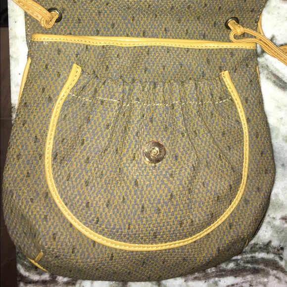 + SOLD + YVES SAINT LAURENT YSL Highland Bag Purse - Picture 5 of 8