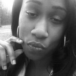 Meet your Posher, Monique