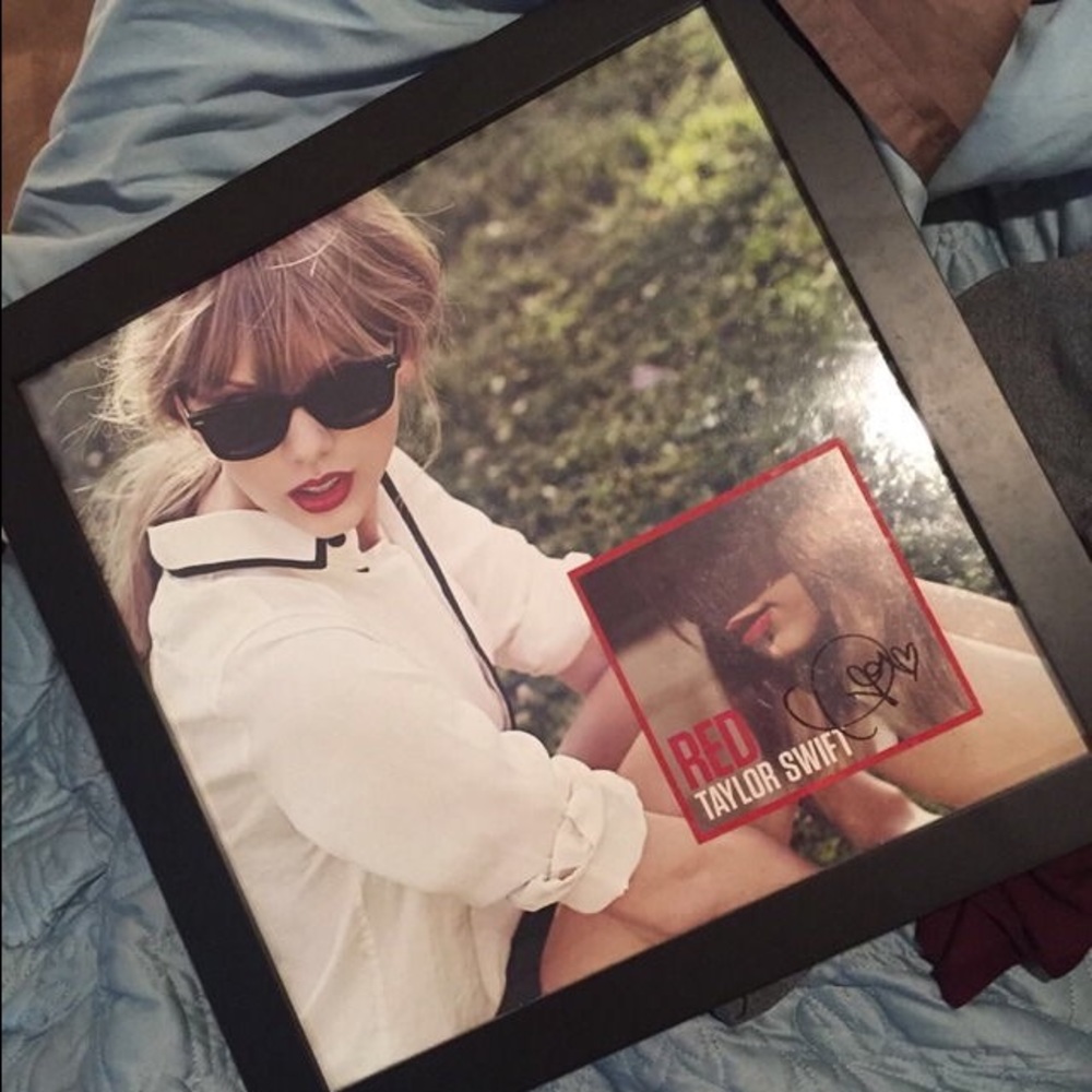 Signed Taylor Swift Lithograph