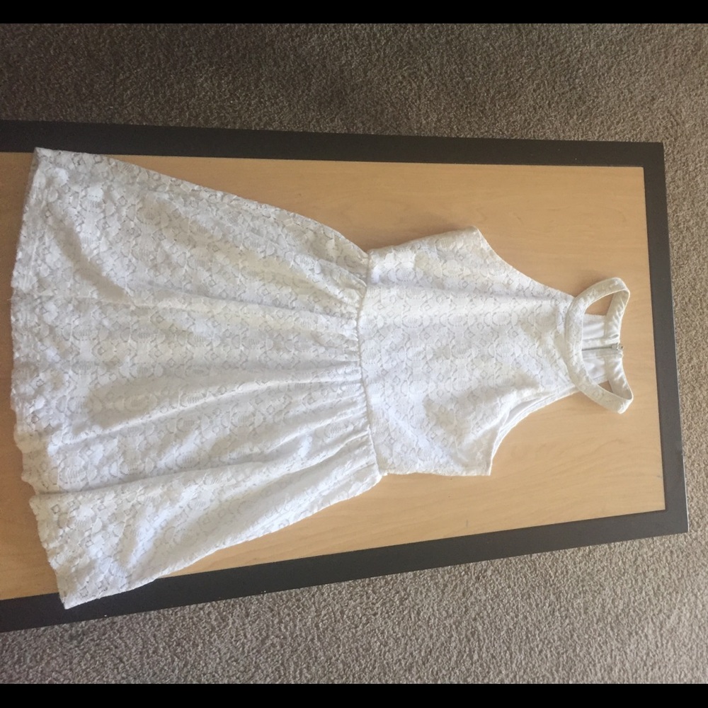 White high neck dress