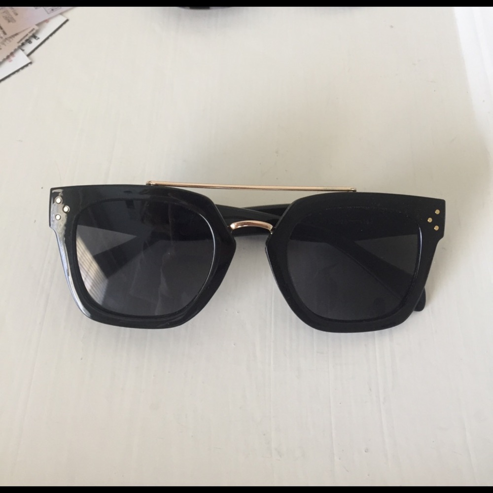 NWOT Princess Polly Unintended sunglasses